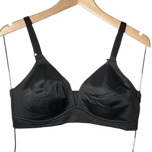 WonderBra Wireless T Shirt Bra Black Size Small Smooth Molded Cups Everyday Bra